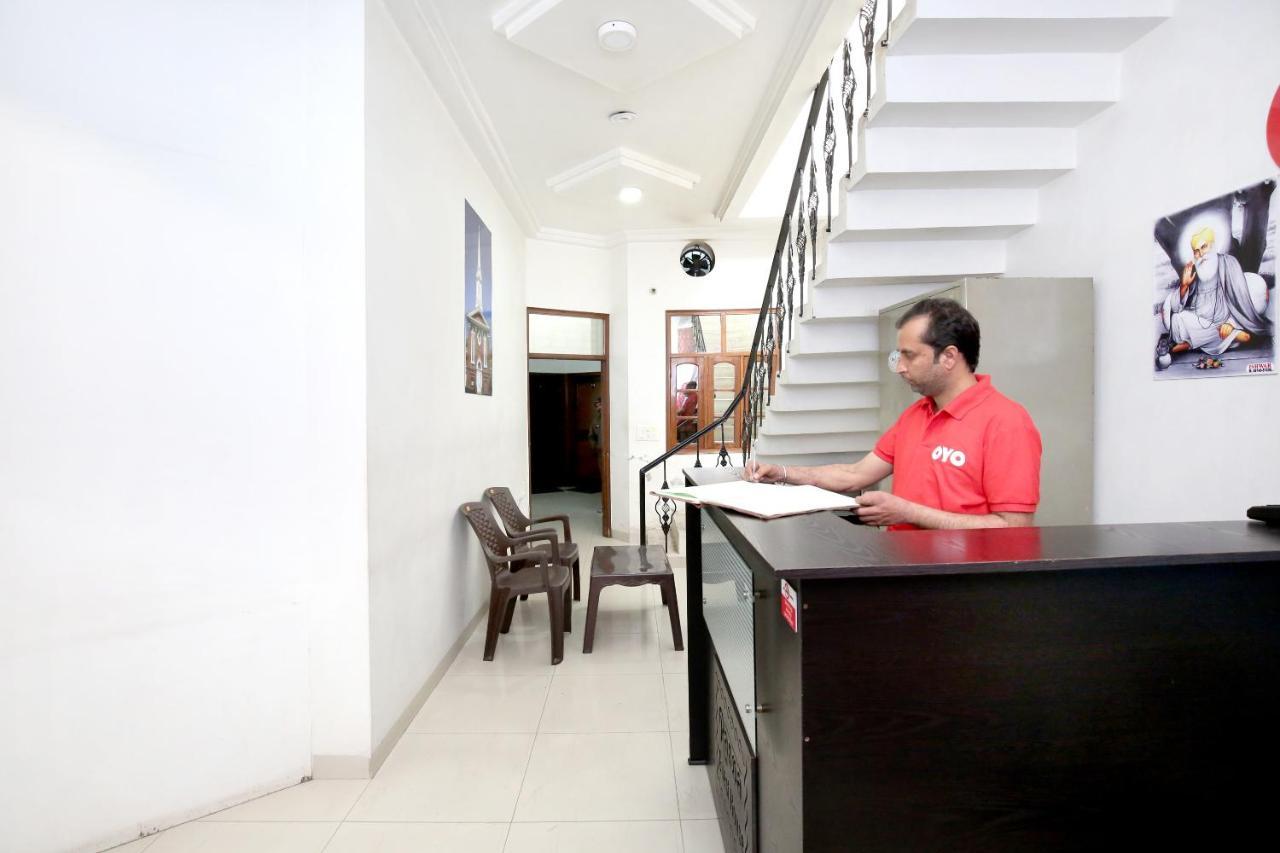 Oyo 8105 Royale Guest House ルディヤーナー エクステリア 写真