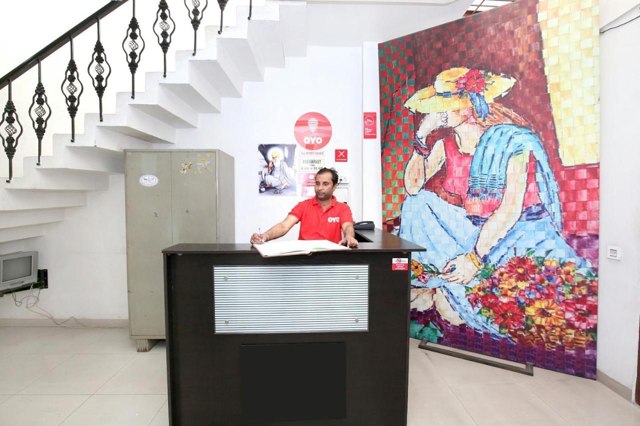 Oyo 8105 Royale Guest House ルディヤーナー エクステリア 写真
