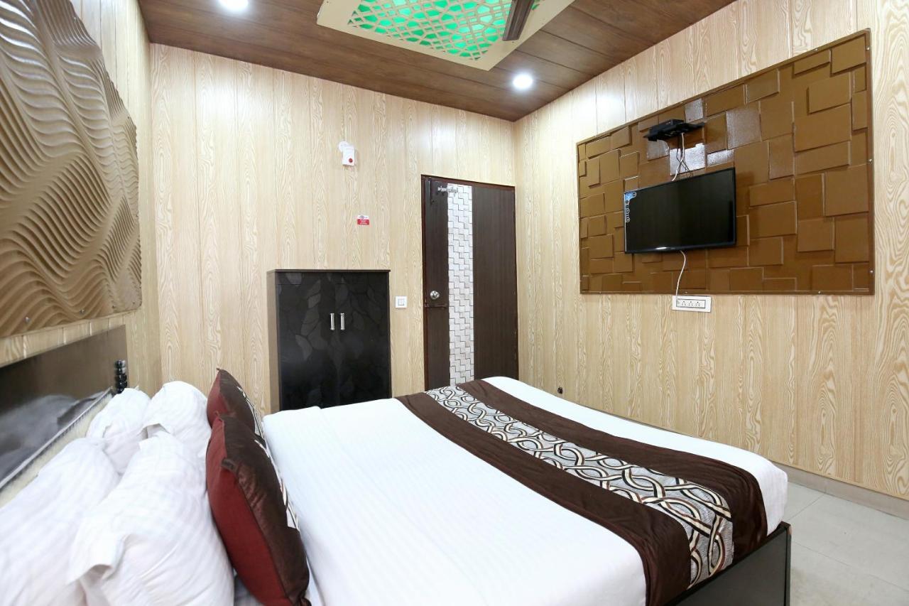 Oyo 8105 Royale Guest House ルディヤーナー エクステリア 写真